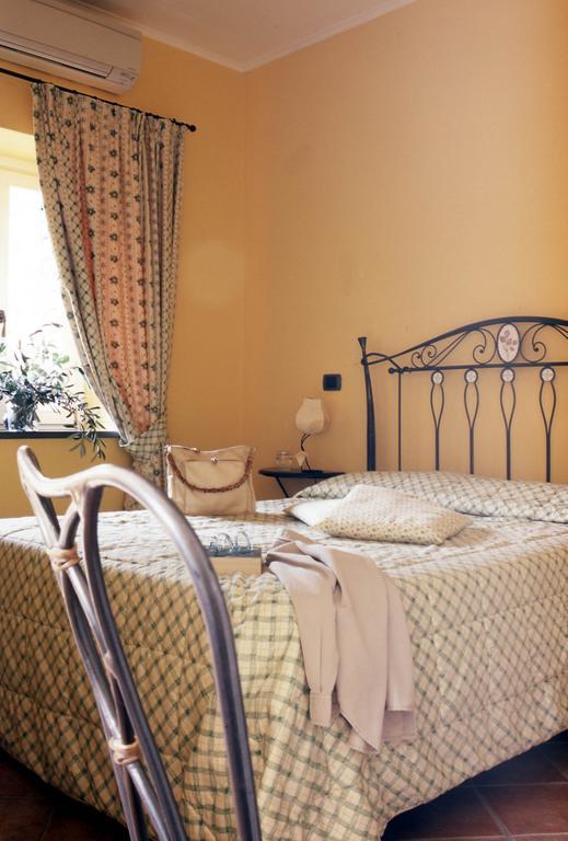 Uliveto Saglietto Agriturismo A Poggi Apartments Imperia Zimmer foto